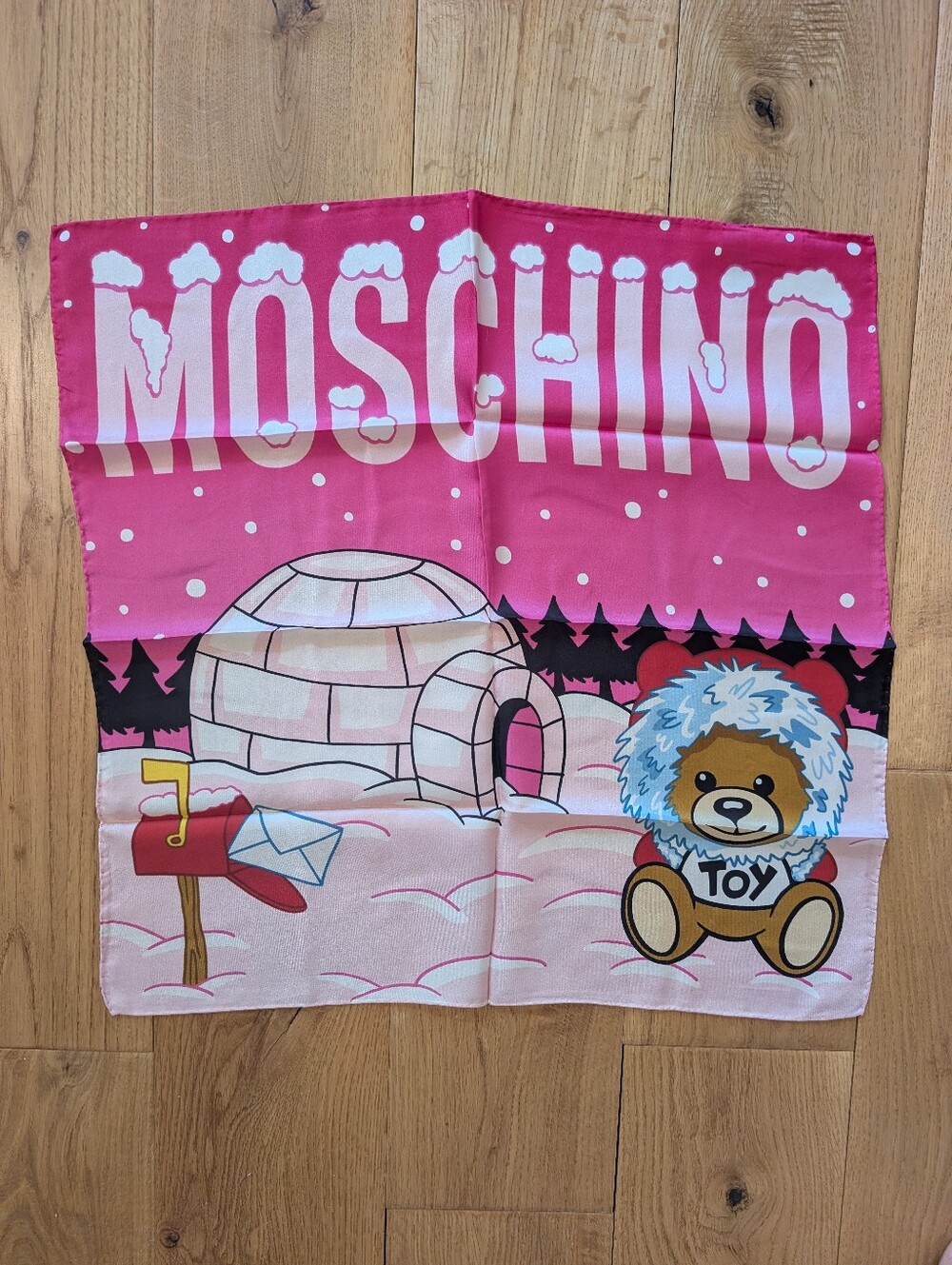 Moschino Silk Scarf. New Without Tags - Cutest Gift - Pink - Italy